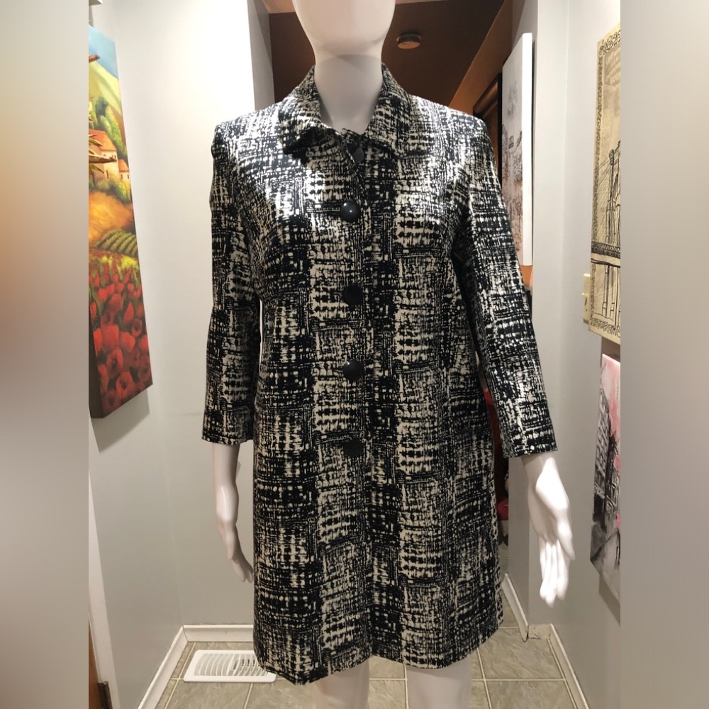 Chic Black and White Coat
Vintage Jessica brand (Sears)